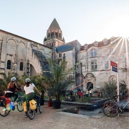 Les Chambres De L'Abbaye Saintes Kültér fotó
