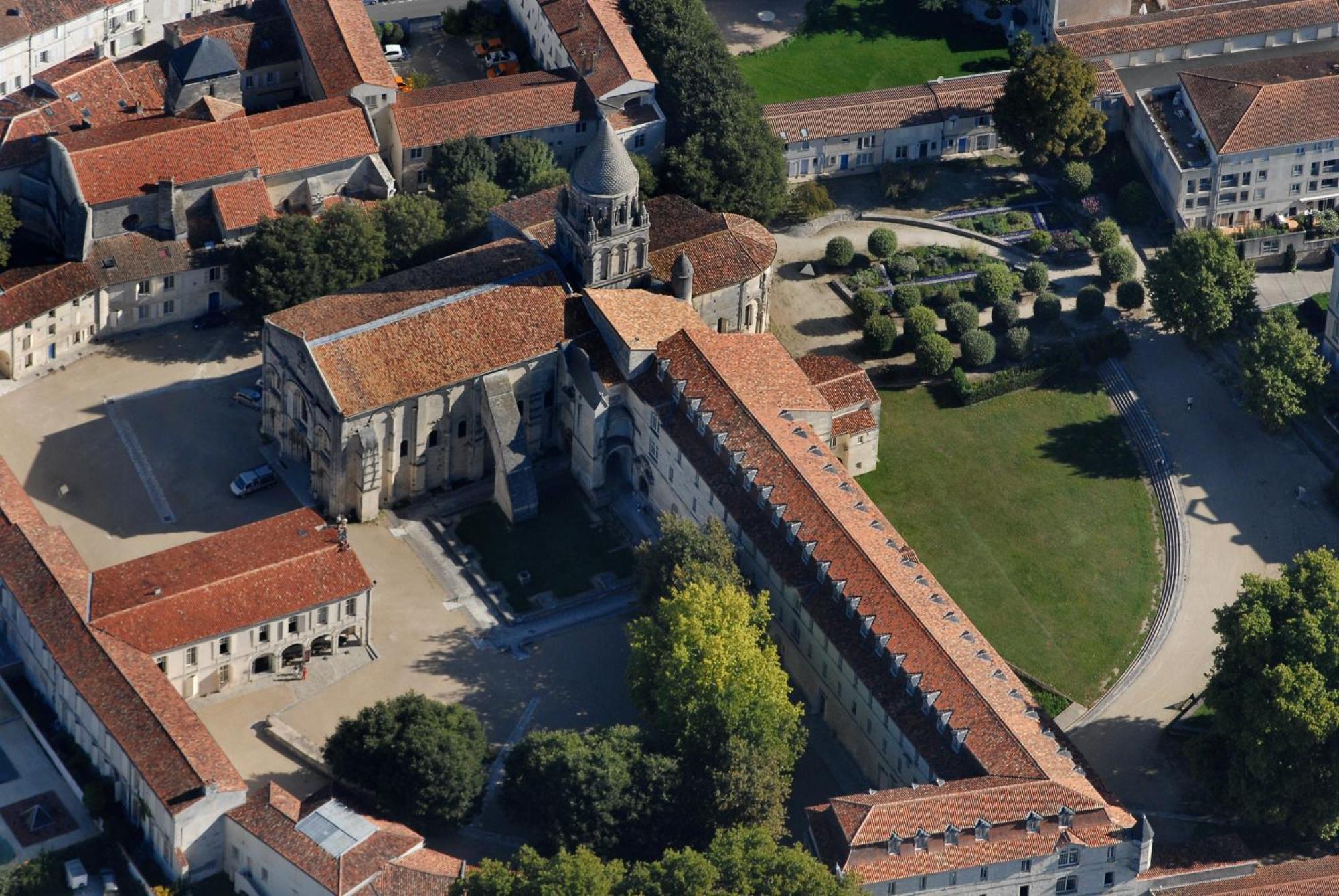 Les Chambres De L'Abbaye Saintes Kültér fotó