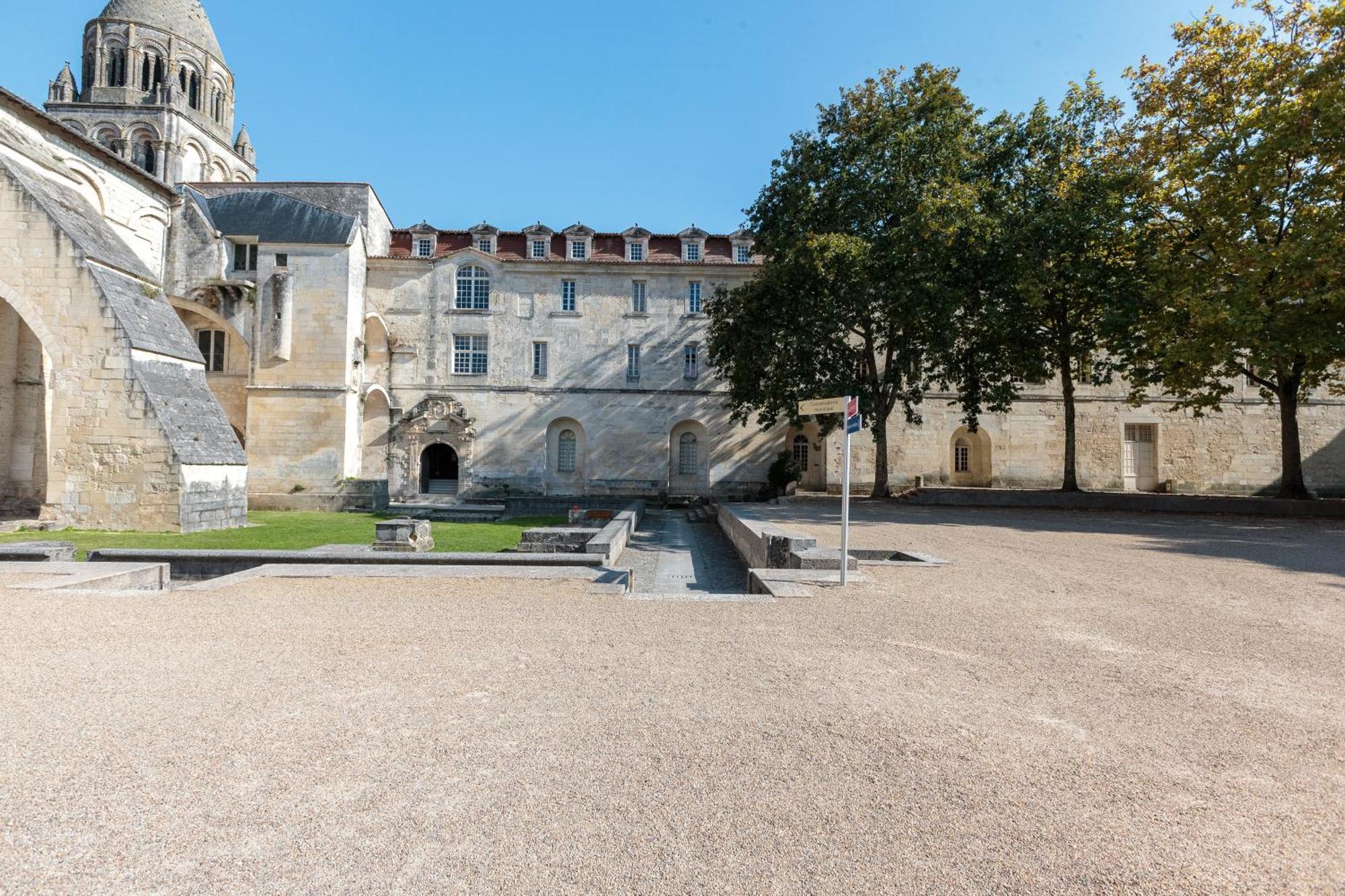 Les Chambres De L'Abbaye Saintes Kültér fotó