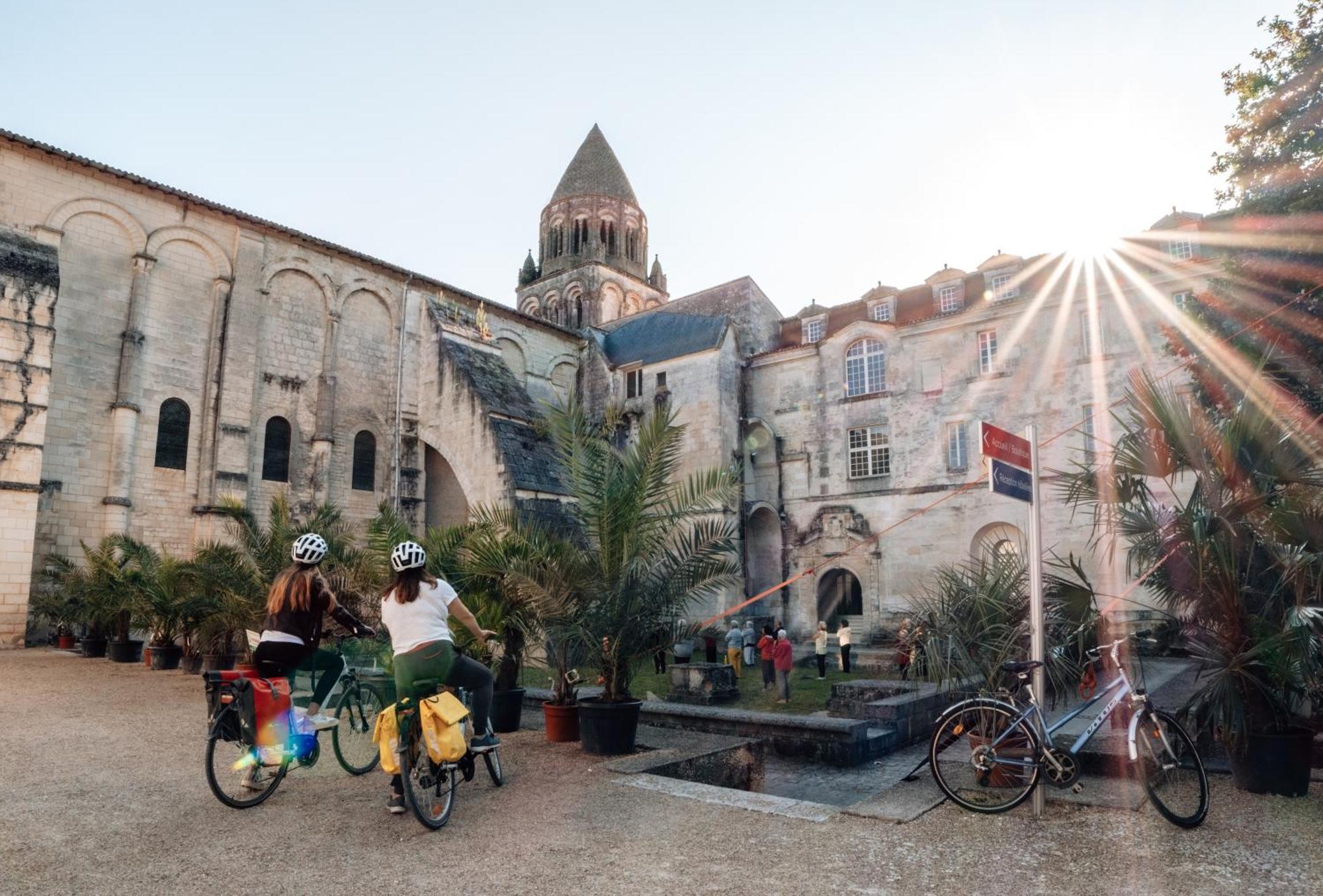 Les Chambres De L'Abbaye Saintes Kültér fotó