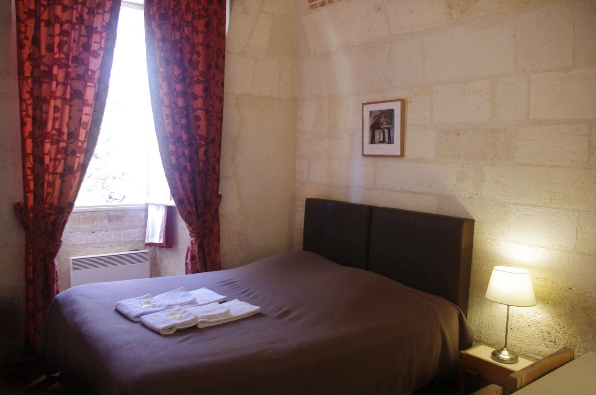 Les Chambres De L'Abbaye Saintes Kültér fotó
